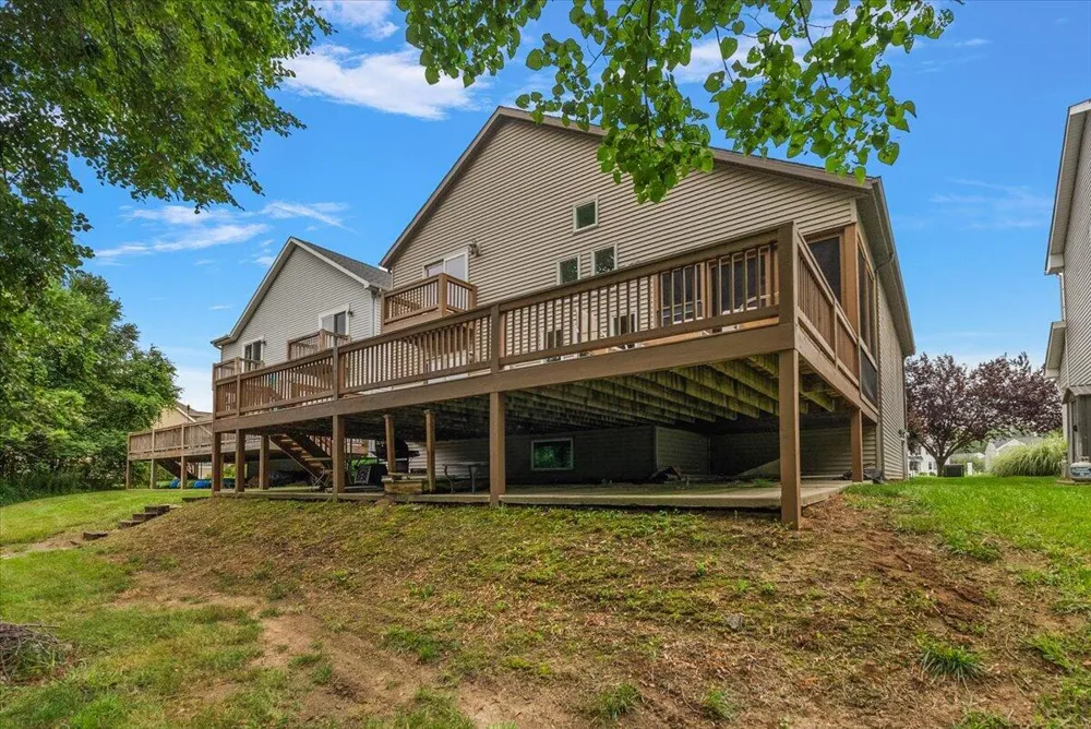 626 Swan River Drive Benton Harbor, MI 49022