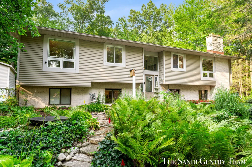 17445 W Spring Lake Road Spring Lake, MI 49456