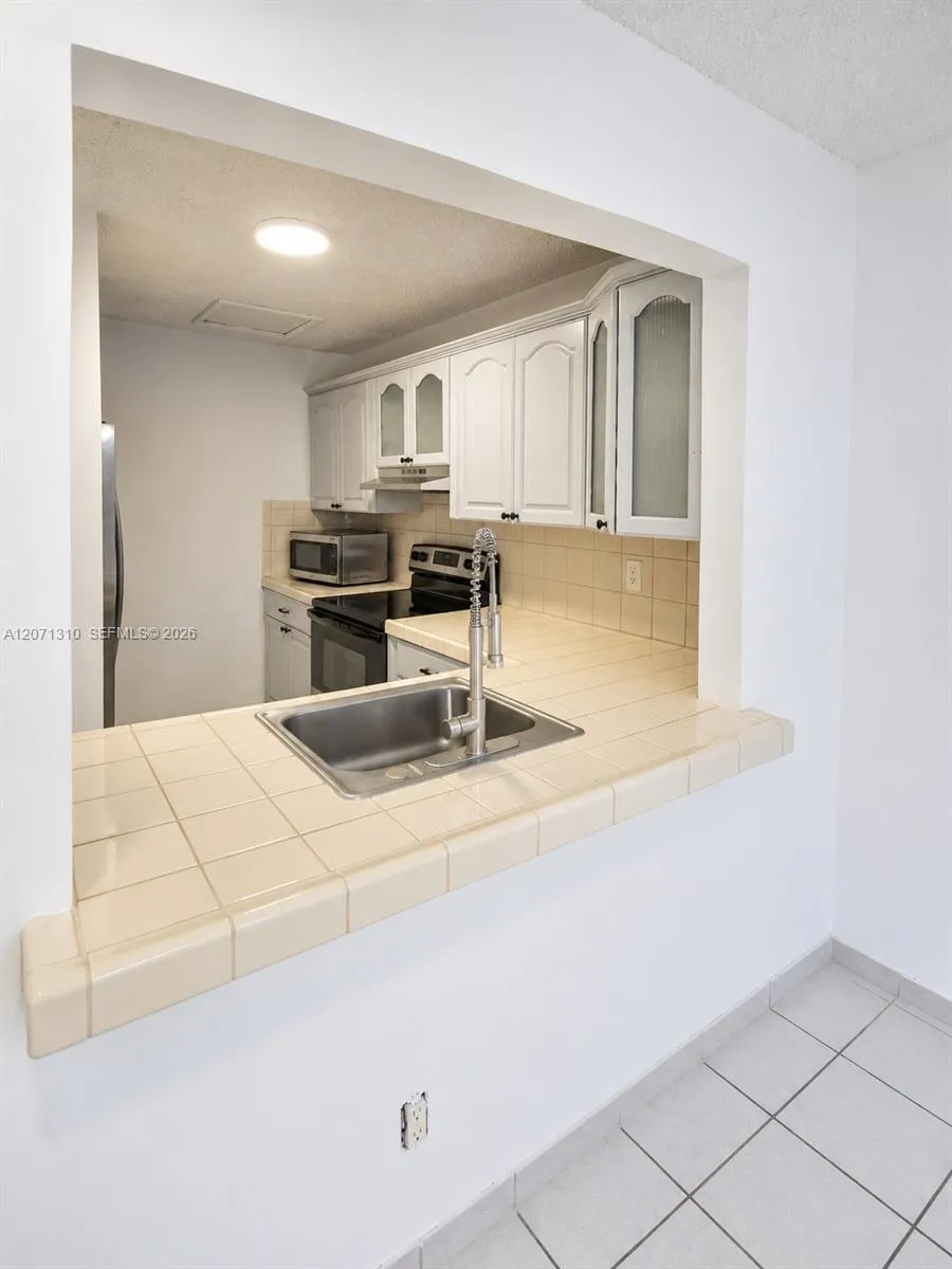 6605 W 26th Dr #24-18 Hialeah, FL 33016