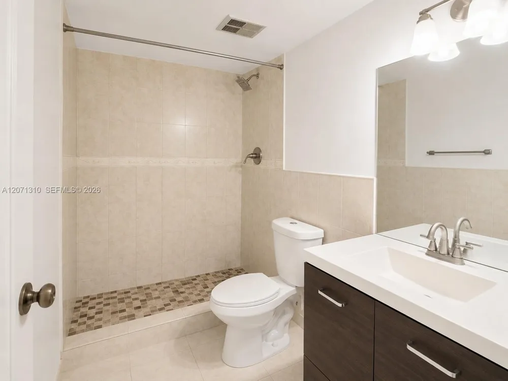 6605 W 26th Dr #24-18 Hialeah, FL 33016