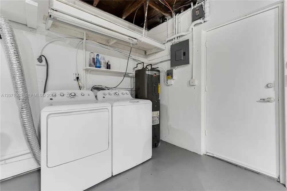 11890 SW 72nd Pl Pinecrest, FL 33156