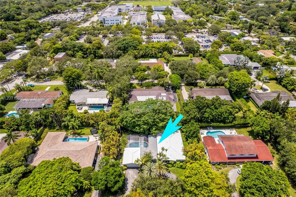 11890 SW 72nd Pl Pinecrest, FL 33156