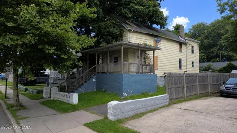 1607 Bangs Avenue