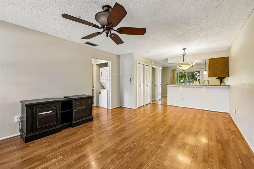 124 RESERVE CIRCLE #100 Oviedo, FL 32765