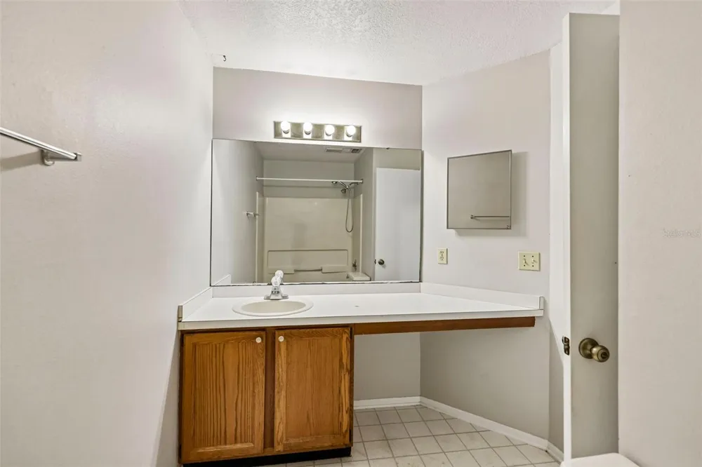 124 RESERVE CIRCLE #100 Oviedo, FL 32765