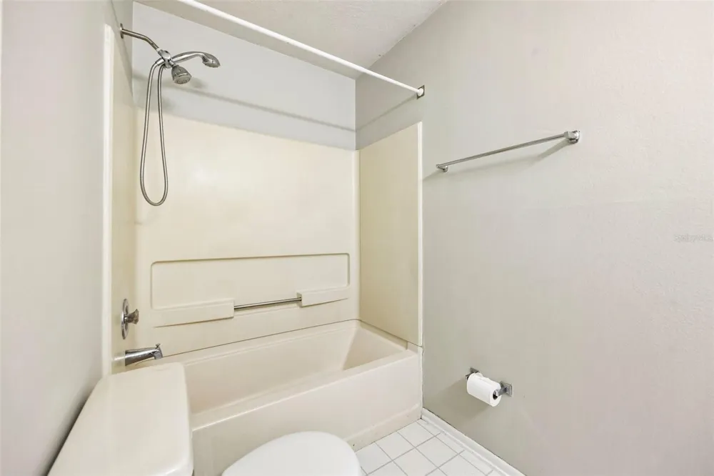 124 RESERVE CIRCLE #100 Oviedo, FL 32765