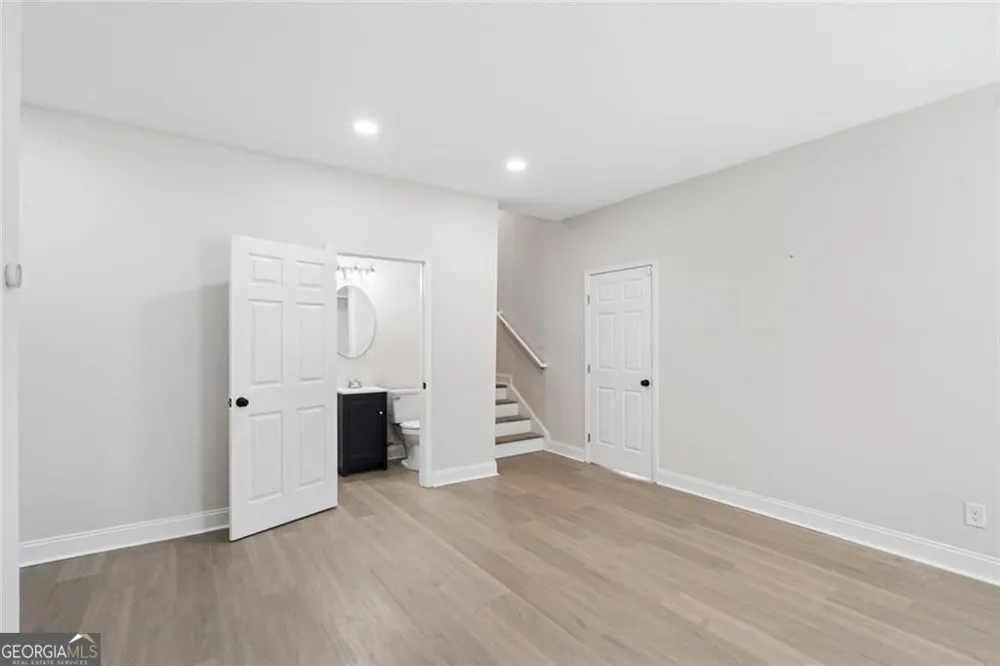 4566 Molder DR Buford, GA 30518