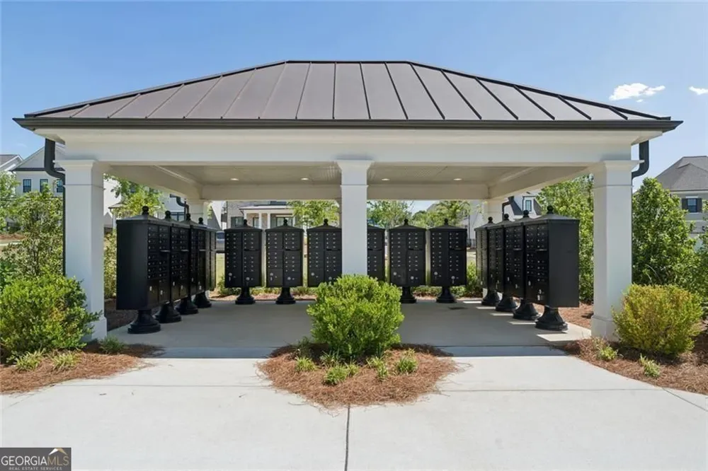 4566 Molder DR Buford, GA 30518