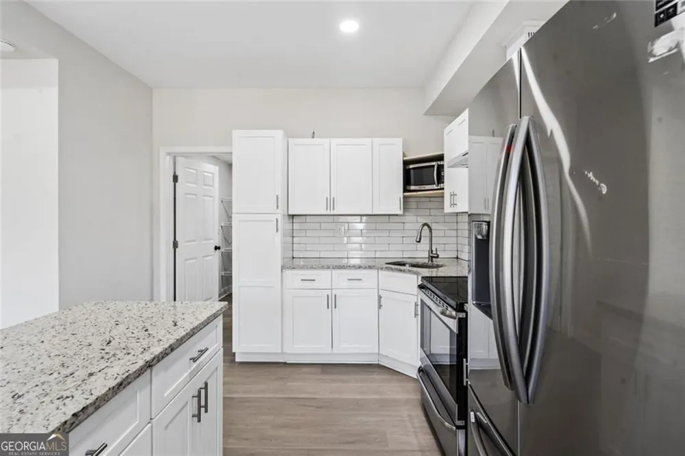 4566 Molder DR Buford, GA 30518