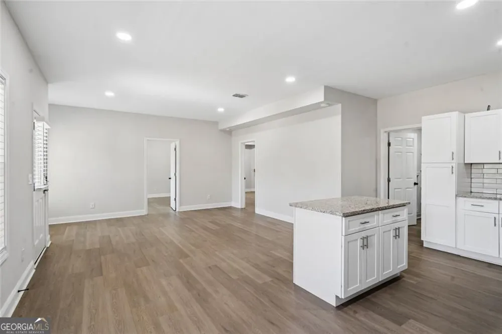4566 Molder DR Buford, GA 30518