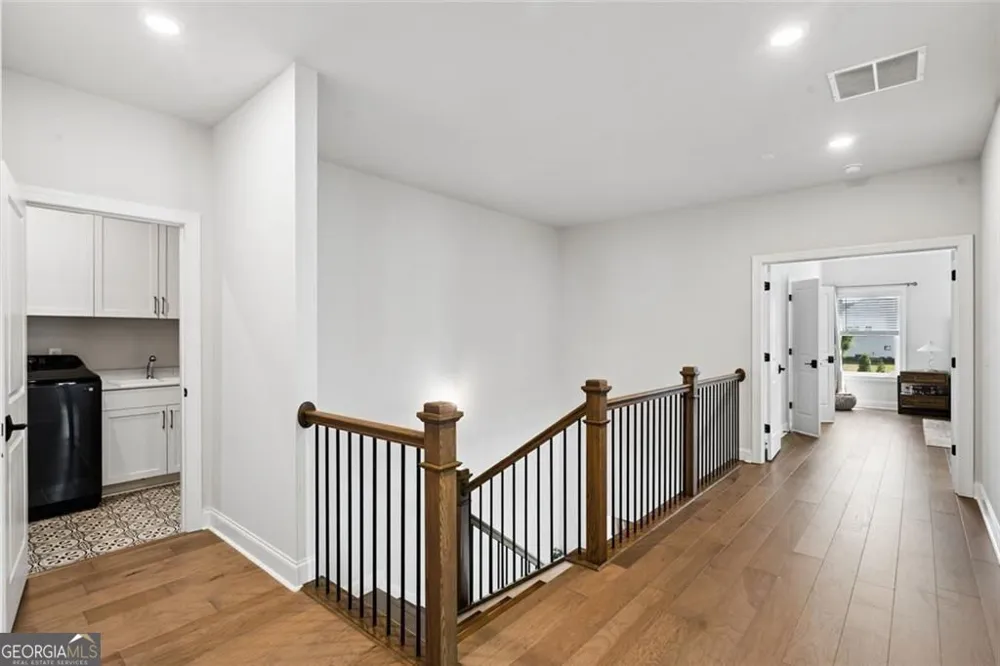 4566 Molder DR Buford, GA 30518