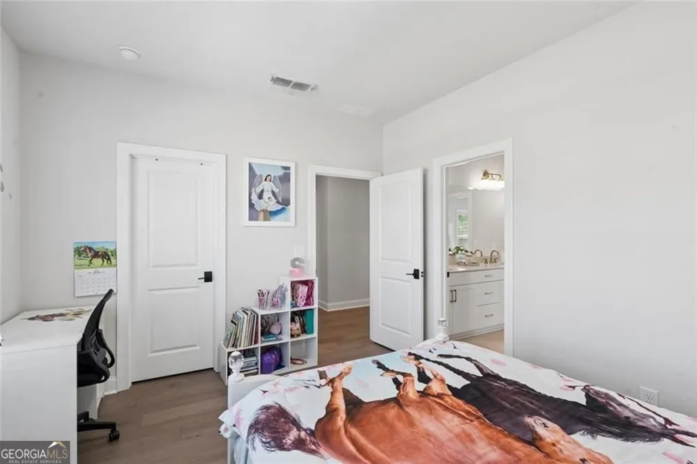 4566 Molder DR Buford, GA 30518