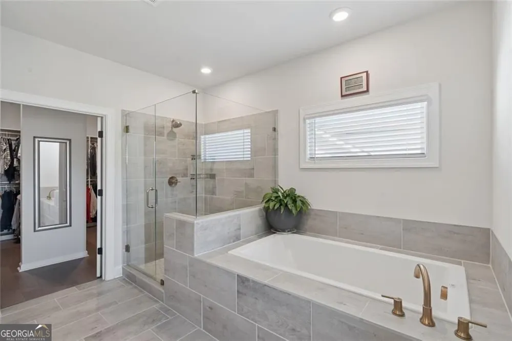 4566 Molder DR Buford, GA 30518