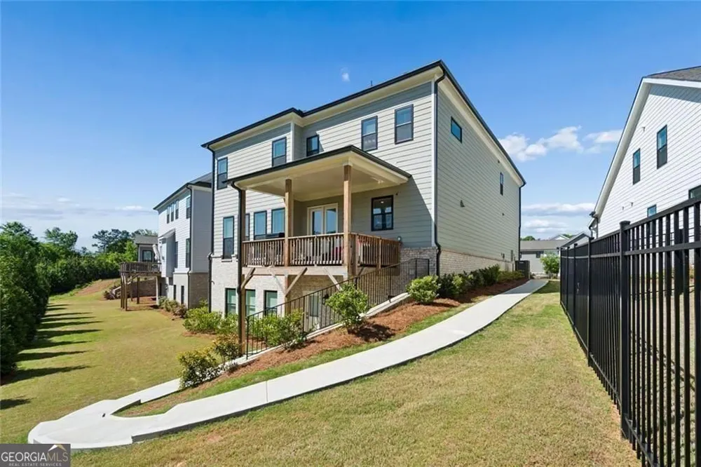 4566 Molder DR Buford, GA 30518