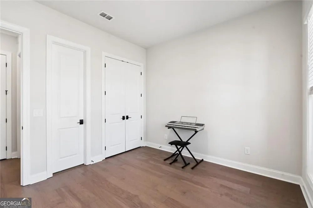 4566 Molder DR Buford, GA 30518