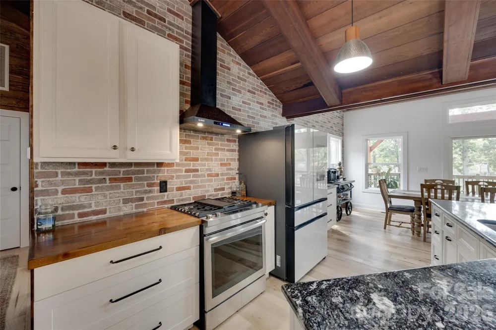 5211 Lake Wylie Road Clover, SC 29710