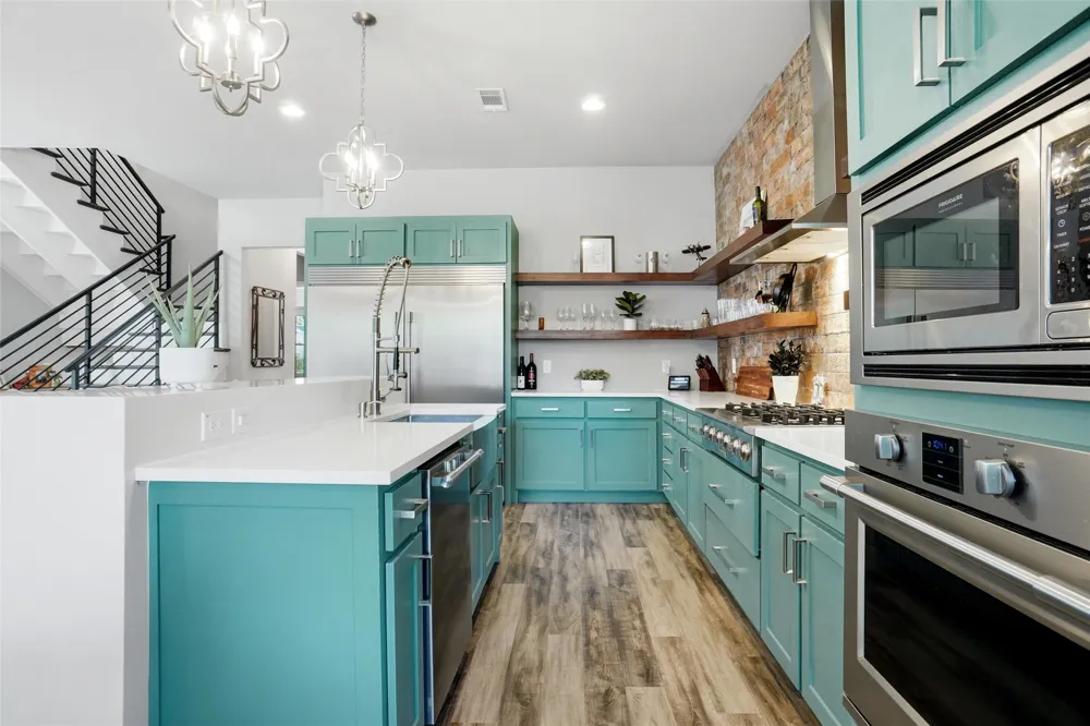 1300 Worthington Street Grapevine, TX 76051