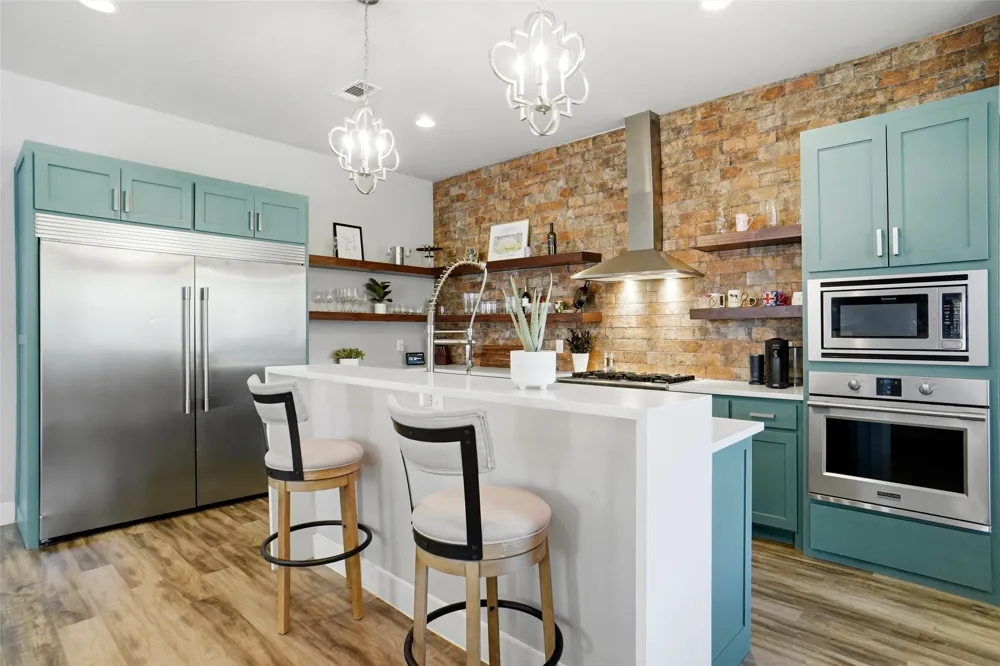 1300 Worthington Street Grapevine, TX 76051