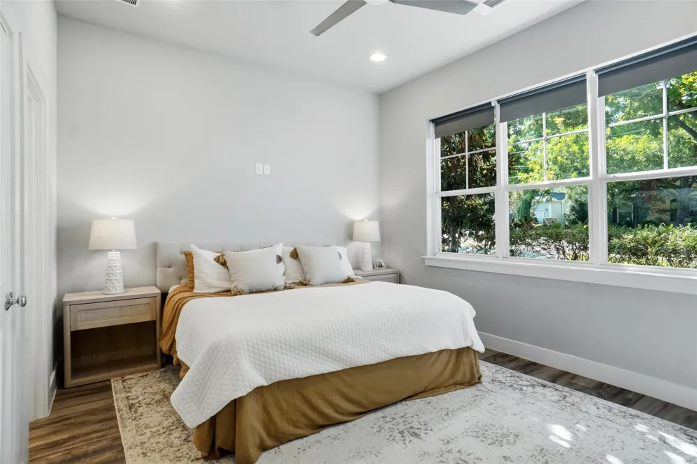 1300 Worthington Street Grapevine, TX 76051