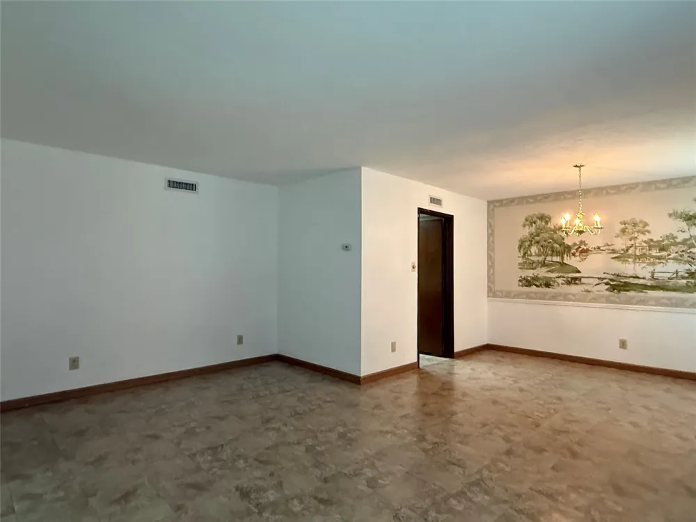 2114 Burrows Trail Grand Prairie, TX 75052