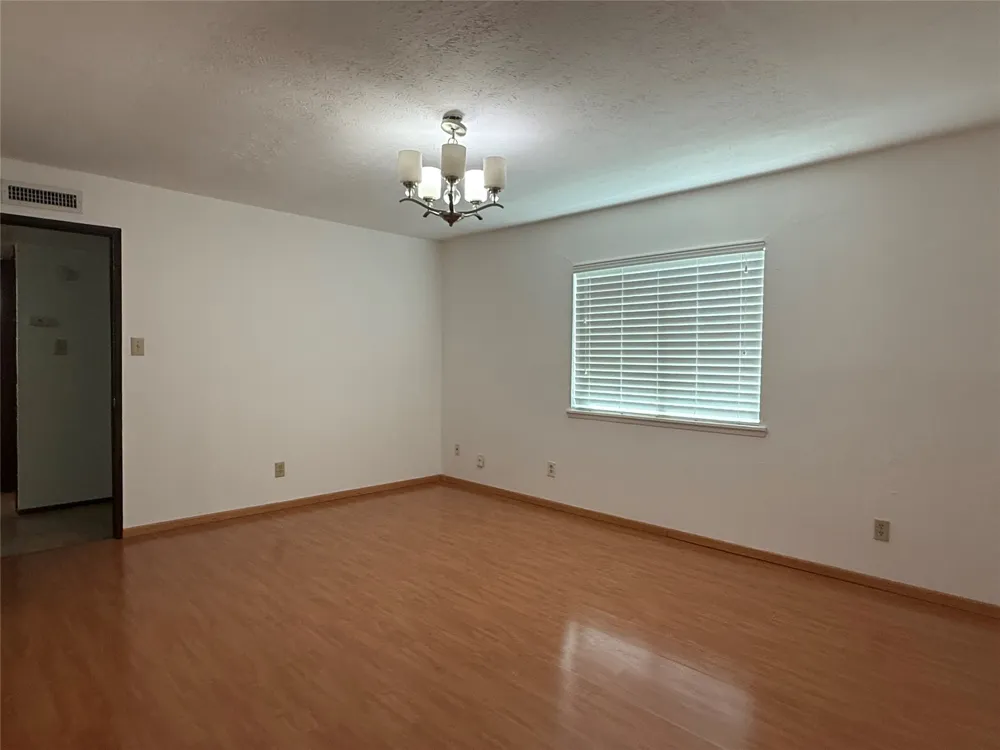 2114 Burrows Trail Grand Prairie, TX 75052