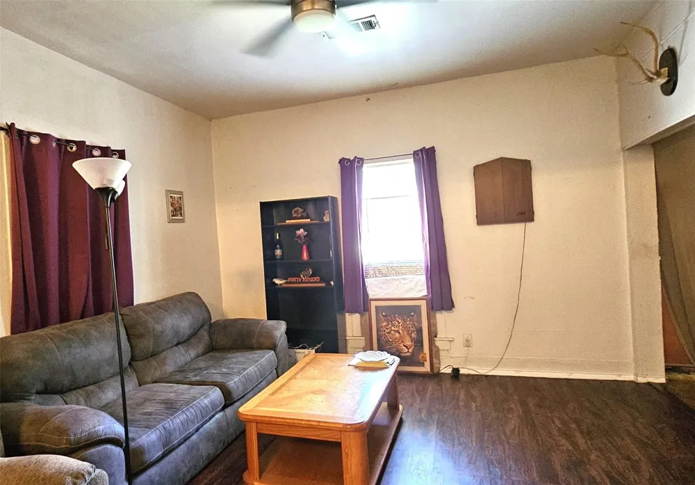 1131 2nd Avenue S Texas City, TX 77590