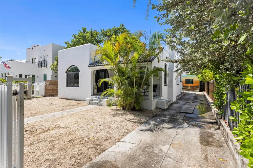 1644 SW 9th St Miami, FL 33135