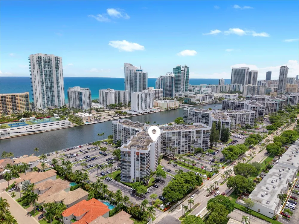 1000 Parkview Dr #1007 Hallandale Beach, FL 33009