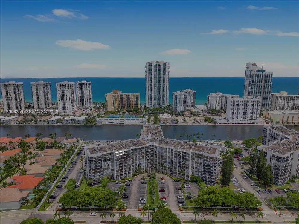 1000 Parkview Dr #1007 Hallandale Beach, FL 33009