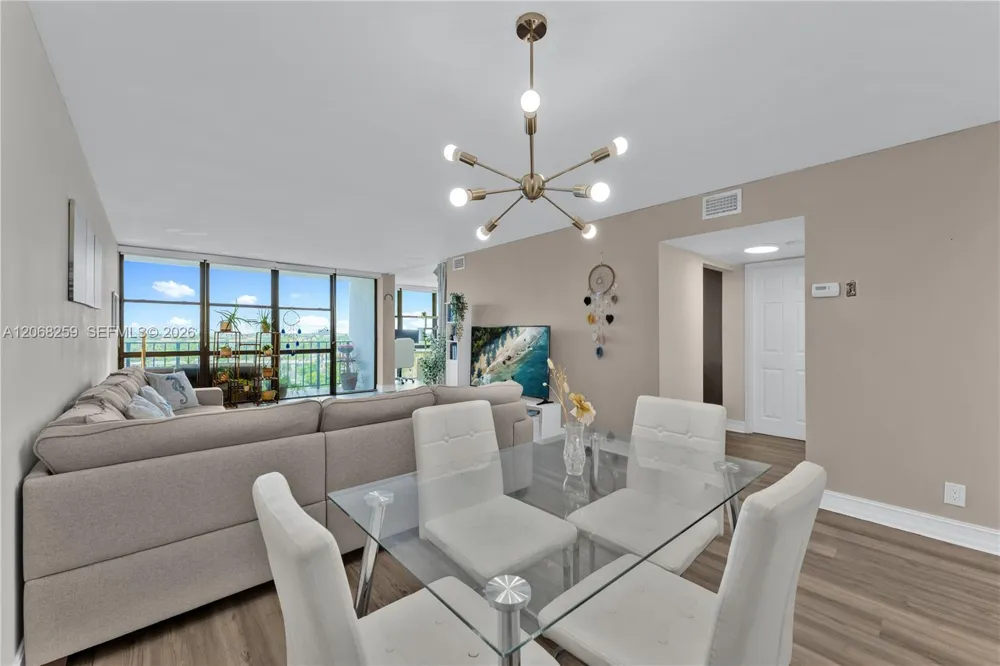 1000 Parkview Dr #1007 Hallandale Beach, FL 33009