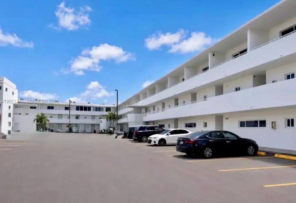 5611 W 25th Ct #14-A Hialeah, FL 33016