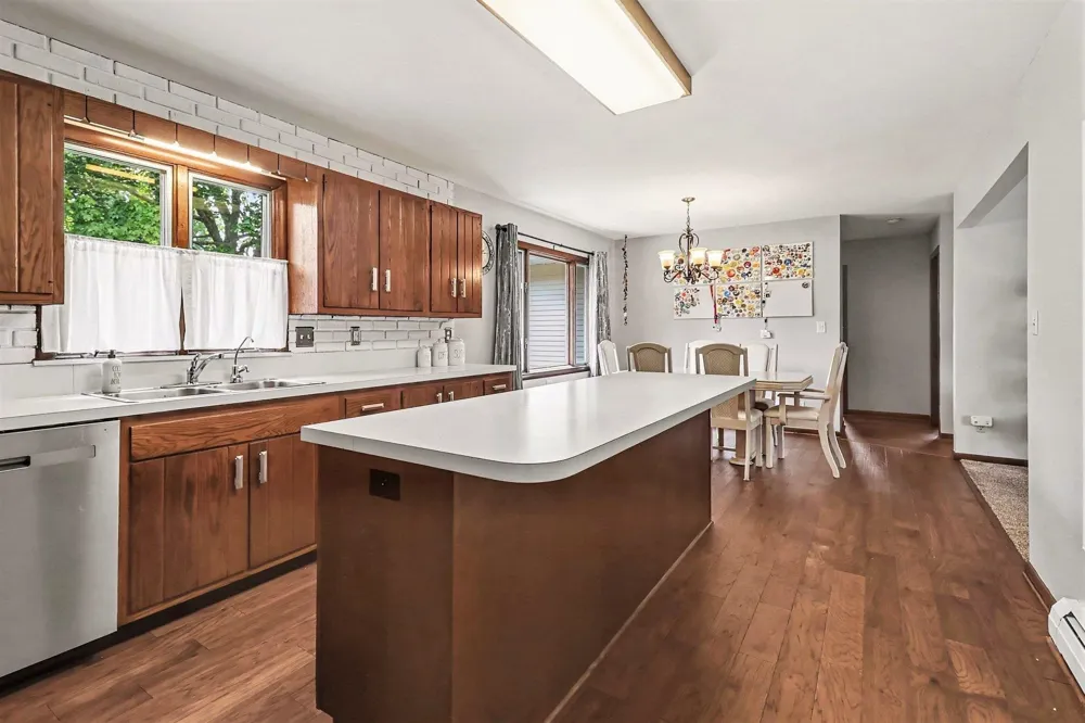 557 Broad Avenue Manistee City, MI 49660