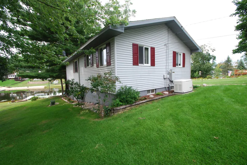 3276 Comanche Trail Mills Township, MI 48661