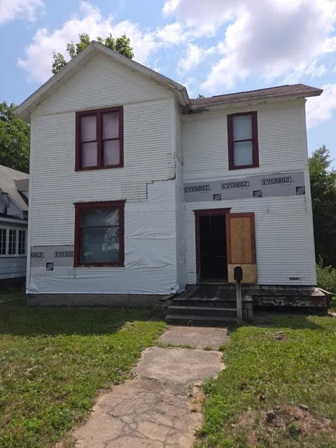 412 E Nelson