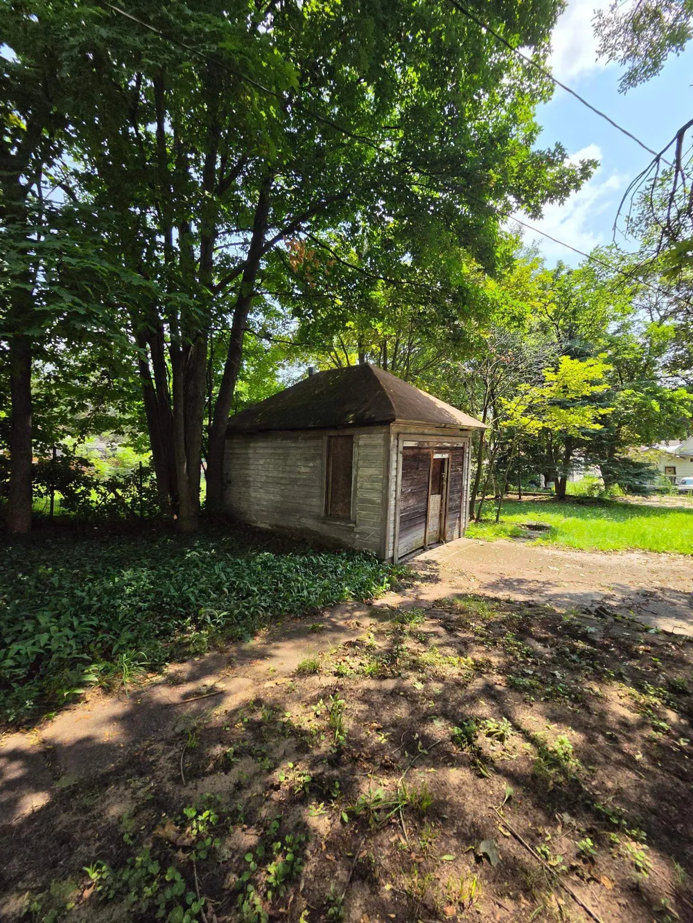 412 E Nelson Cadillac City, MI 49601