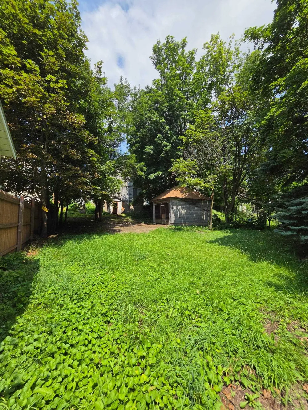 412 E Nelson Cadillac City, MI 49601