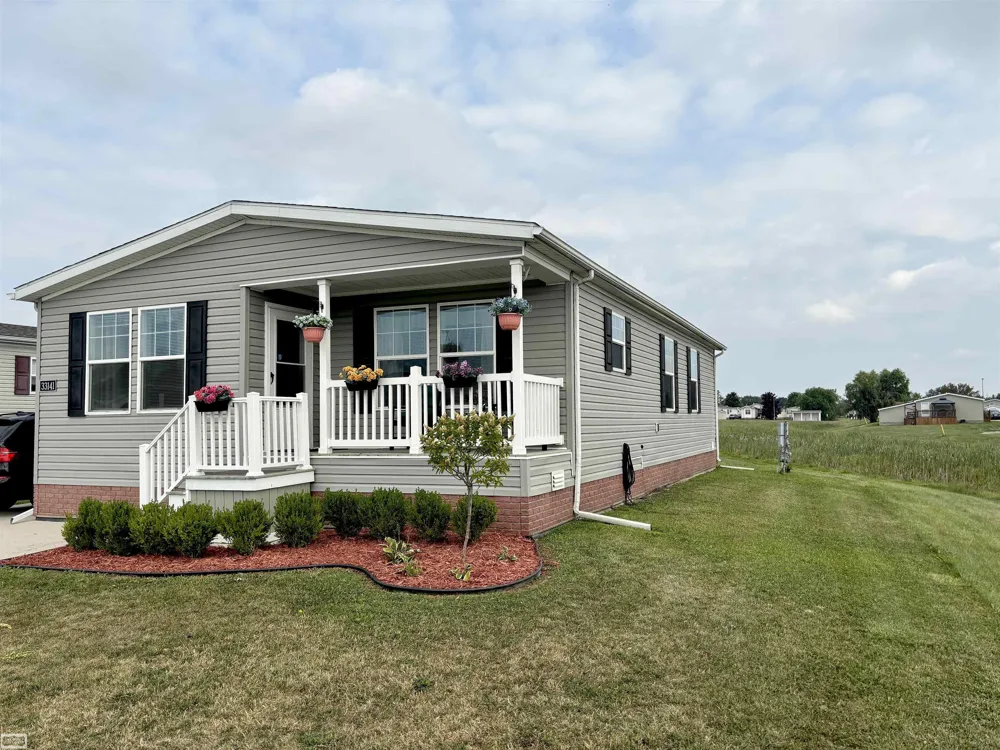33414 Oak Court Lenox Township, MI 48048