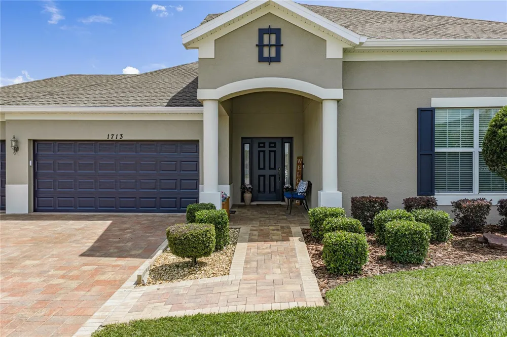 1713 VIA PALERMO STREET Plant City, FL 33566