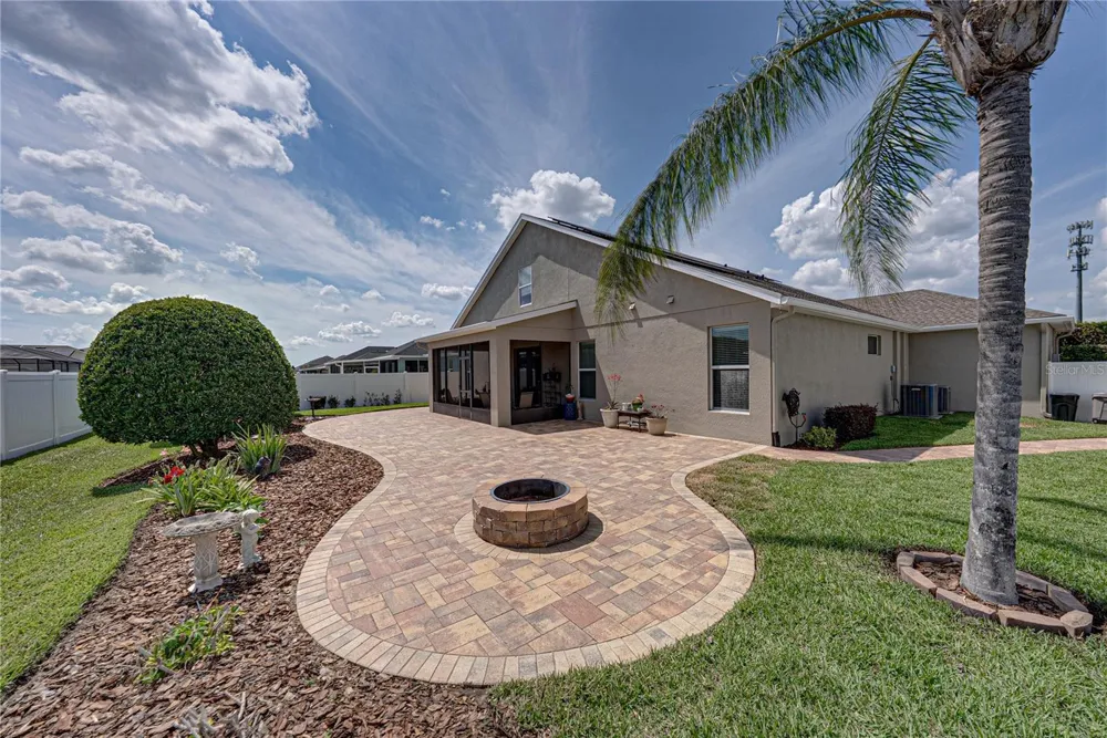 1713 VIA PALERMO STREET Plant City, FL 33566