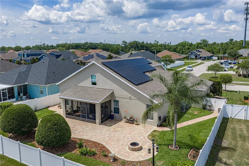 1713 VIA PALERMO STREET Plant City, FL 33566
