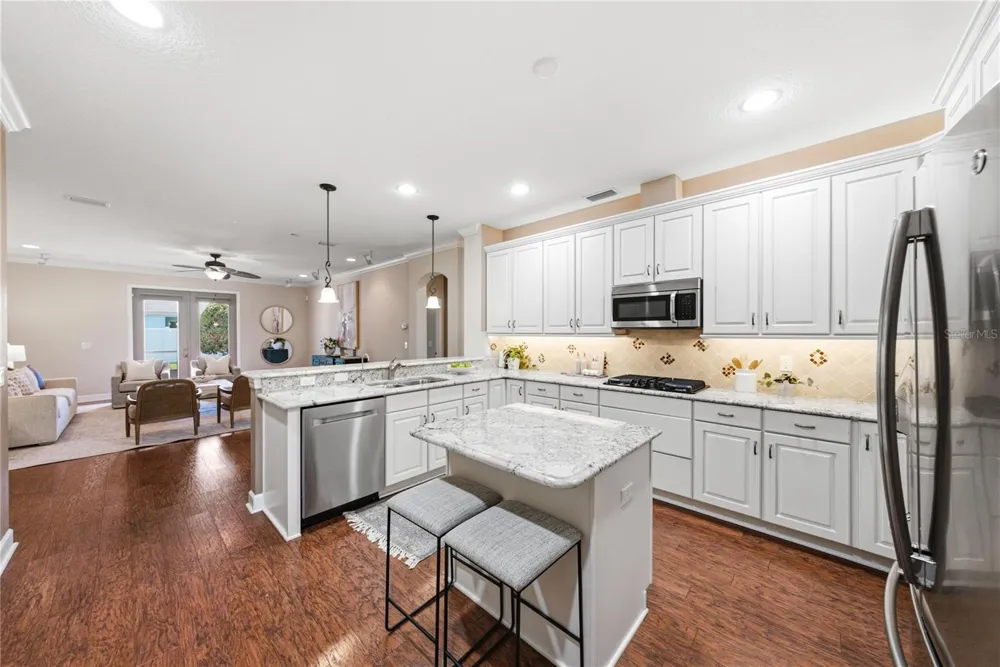 1713 VIA PALERMO STREET Plant City, FL 33566