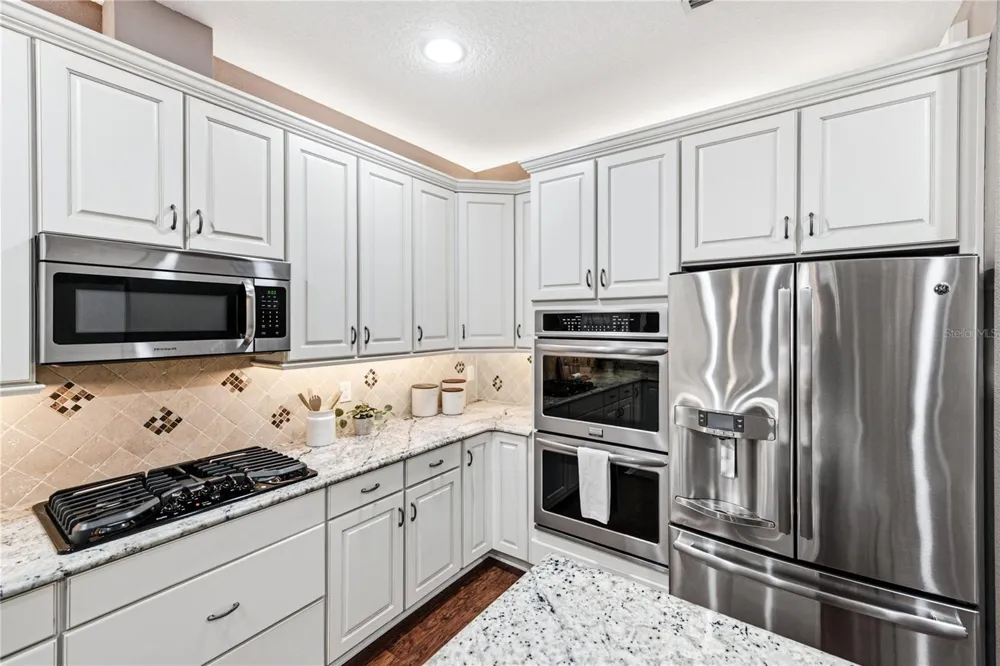 1713 VIA PALERMO STREET Plant City, FL 33566