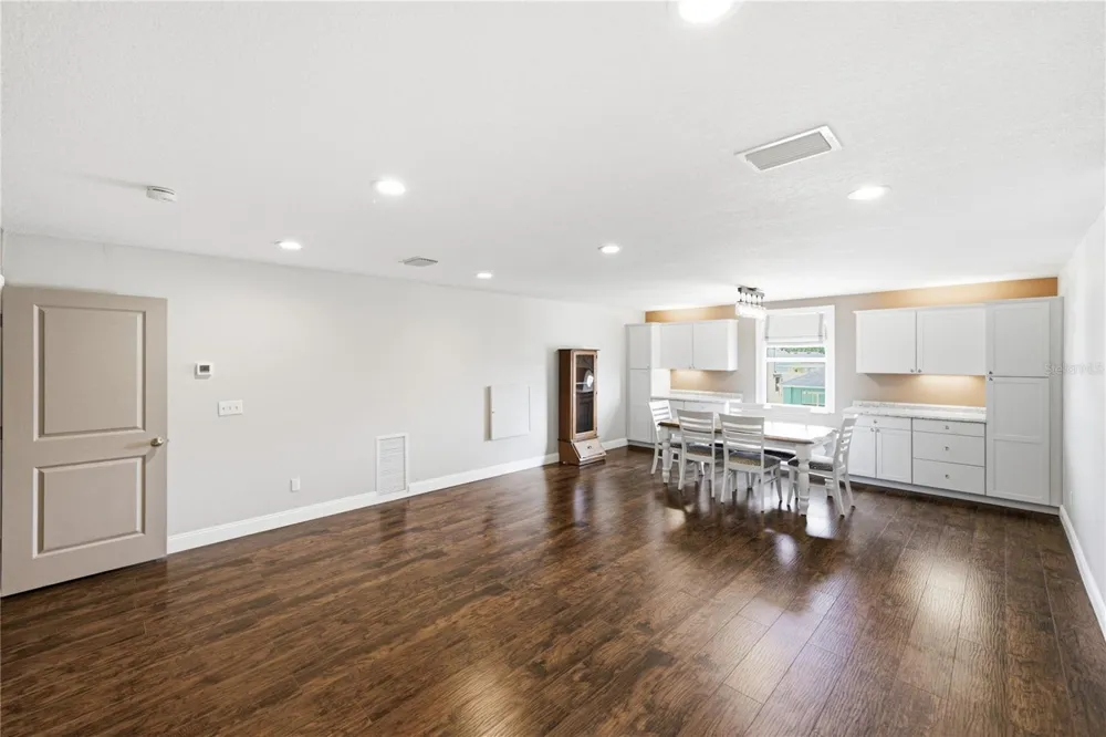 1713 VIA PALERMO STREET Plant City, FL 33566