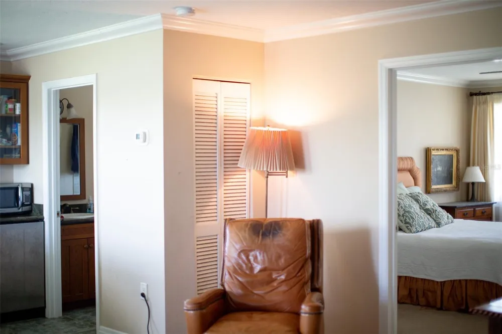 1211 61ST STREET NW Bradenton, FL 34209