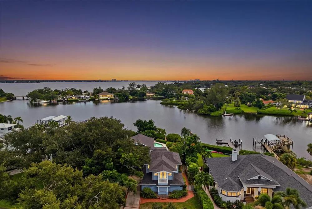 1211 61ST STREET NW Bradenton, FL 34209