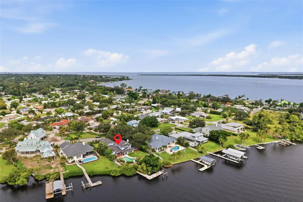 1211 61ST STREET NW Bradenton, FL 34209