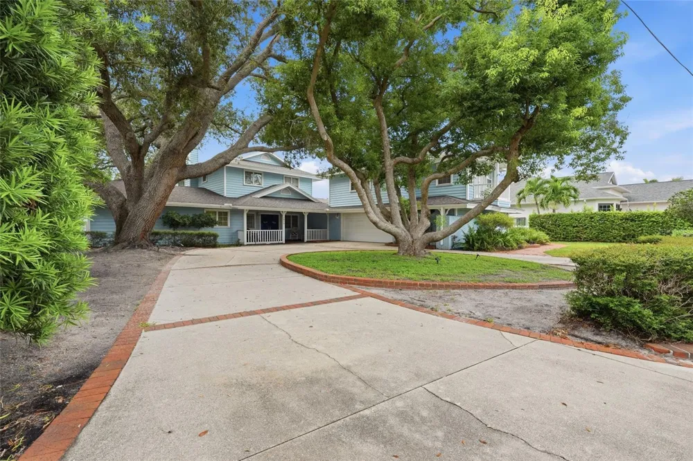 1211 61ST STREET NW Bradenton, FL 34209