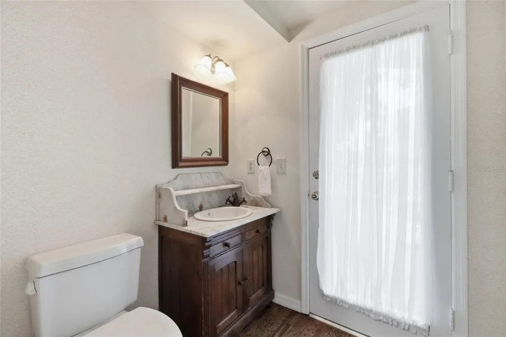 1211 61ST STREET NW Bradenton, FL 34209