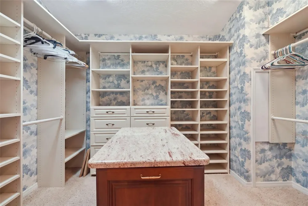 1211 61ST STREET NW Bradenton, FL 34209