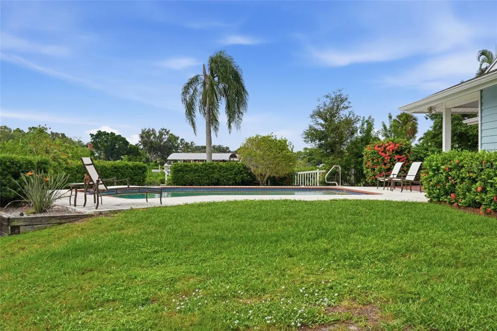 1211 61ST STREET NW Bradenton, FL 34209